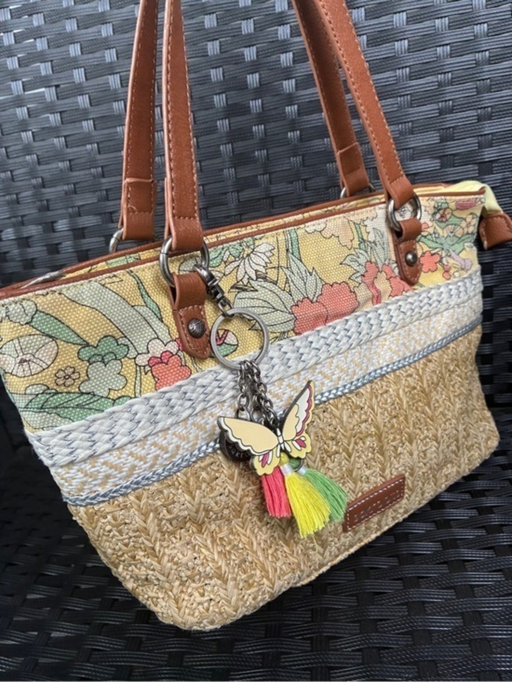 Sakroots Light Gray Tote Interior with Pink Accent Print